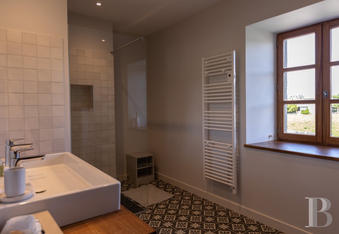 En Ardèche, à Saint-Alban-Auriolles, une ancienne ferme du 17e siècle à l’ombre d’un château - photo  n°19